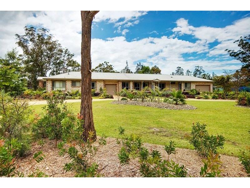 4 Hina Close, Old Bar NSW 2430