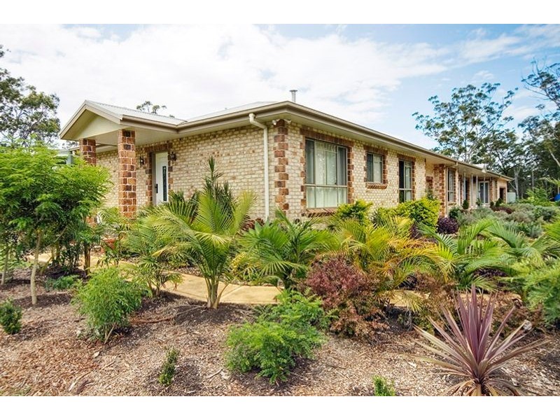 4 Hina Close, Old Bar NSW 2430
