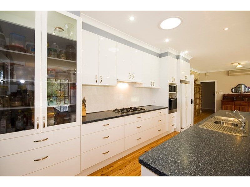 4 Hina Close, Old Bar NSW 2430