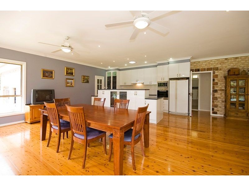 4 Hina Close, Old Bar NSW 2430