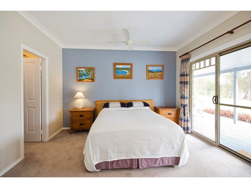 4 Hina Close, Old Bar NSW 2430
