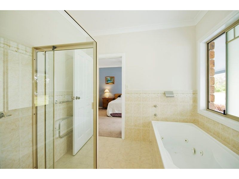 4 Hina Close, Old Bar NSW 2430