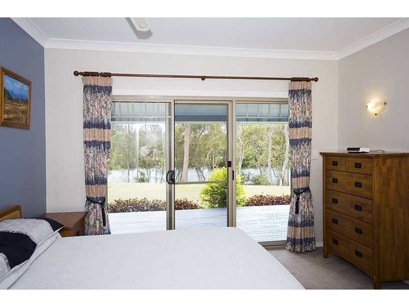 4 Hina Close, Old Bar NSW 2430