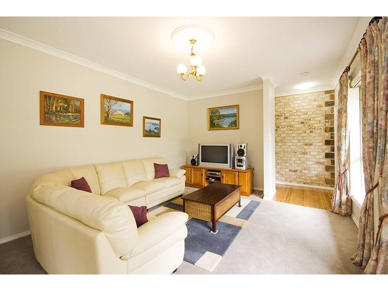 4 Hina Close, Old Bar NSW 2430