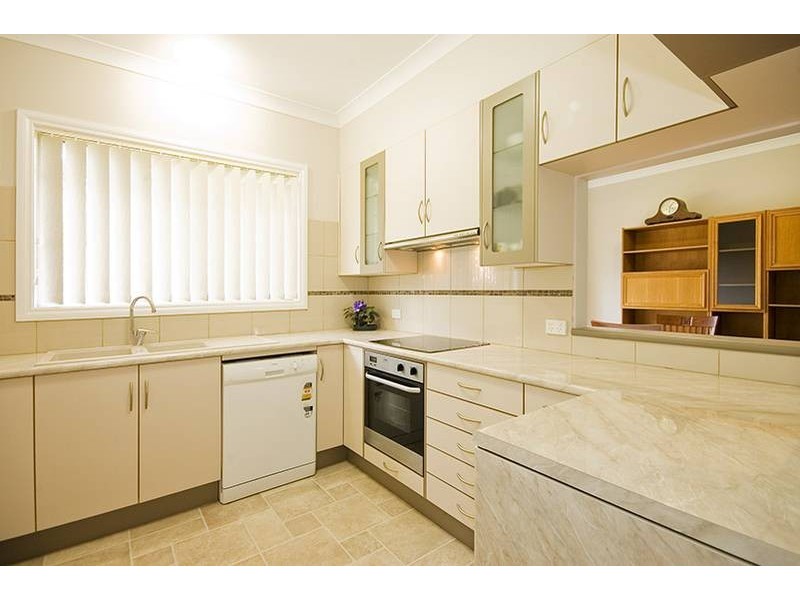 4 Hina Close, Old Bar NSW 2430