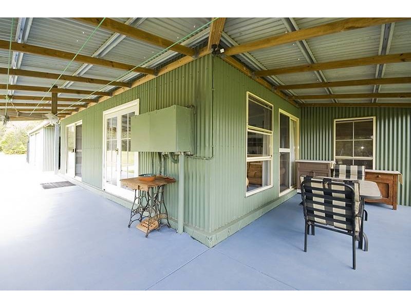 4 Hina Close, Old Bar NSW 2430