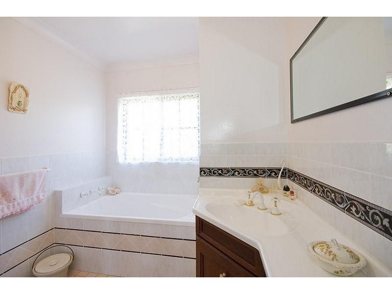 111 Bunyarra Place, Taree NSW 2430