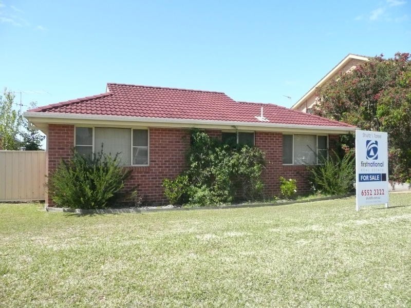 1/10 Pryor Crescent, Old Bar NSW 2430