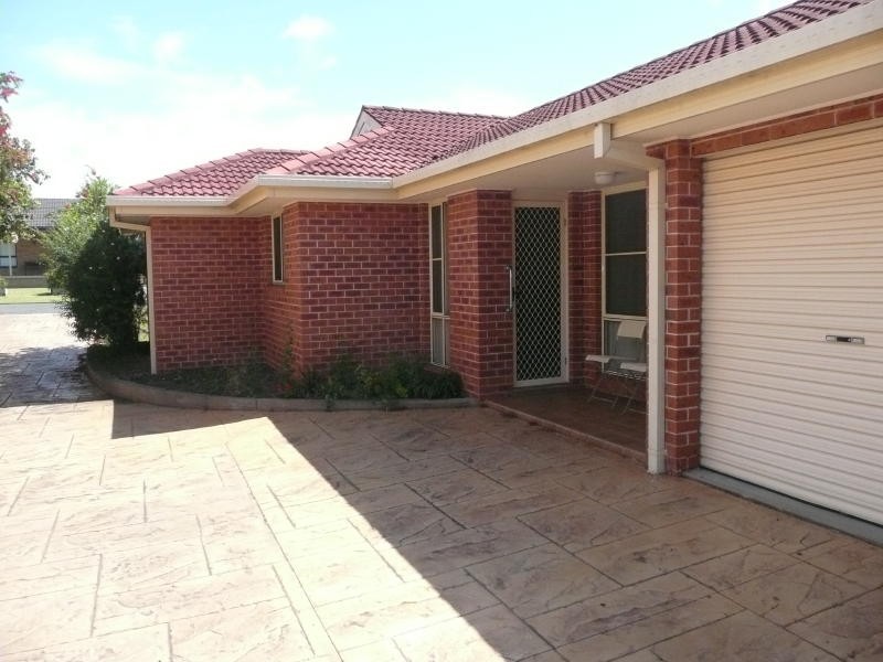 1/10 Pryor Crescent, Old Bar NSW 2430