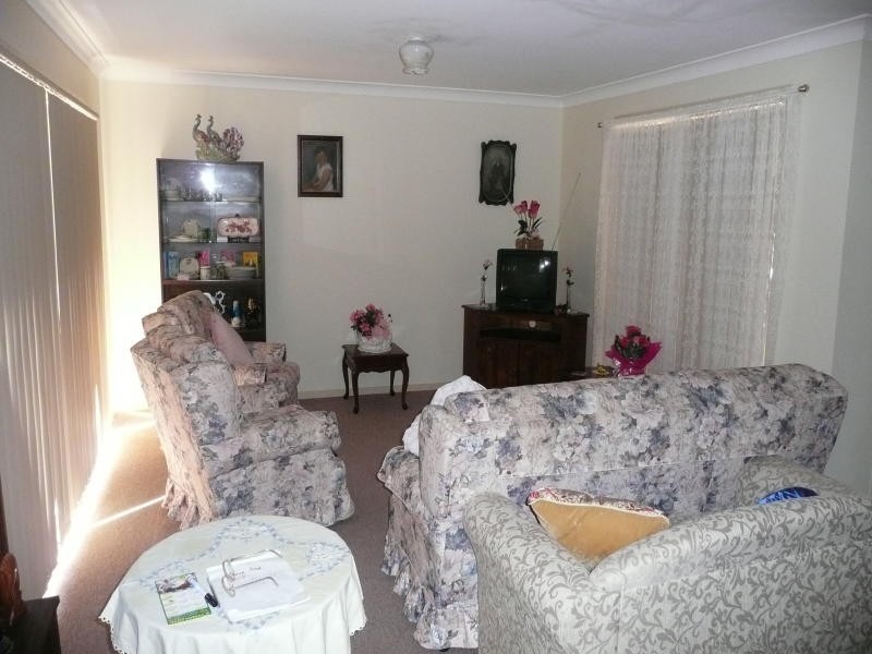 1/10 Pryor Crescent, Old Bar NSW 2430