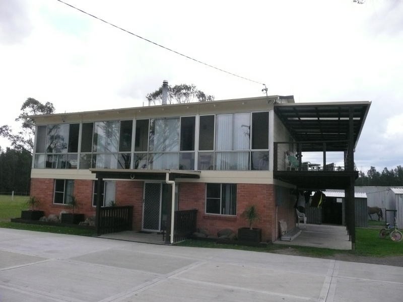 225 Kanangra Drive, Taree NSW 2430