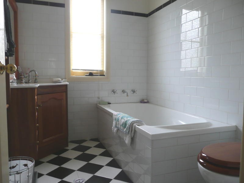 4 Nicoll Street, Taree NSW 2430