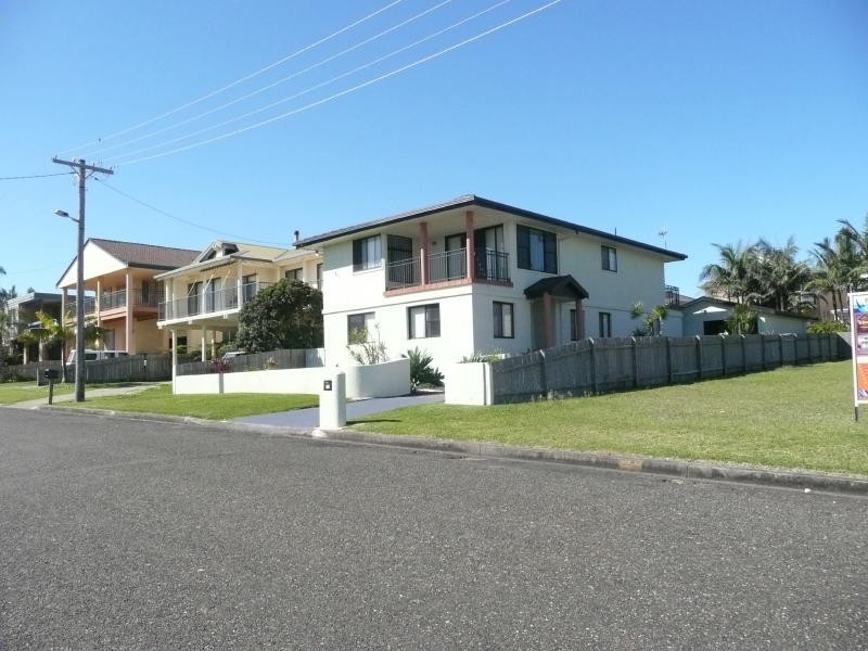 10 Ocean Drive, Wallabi Point NSW 2430