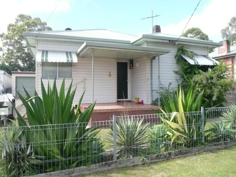 8 York Street, Taree NSW 2430