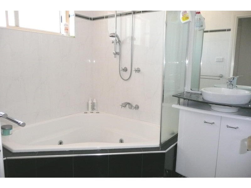 8 Coorong Place, Taree NSW 2430