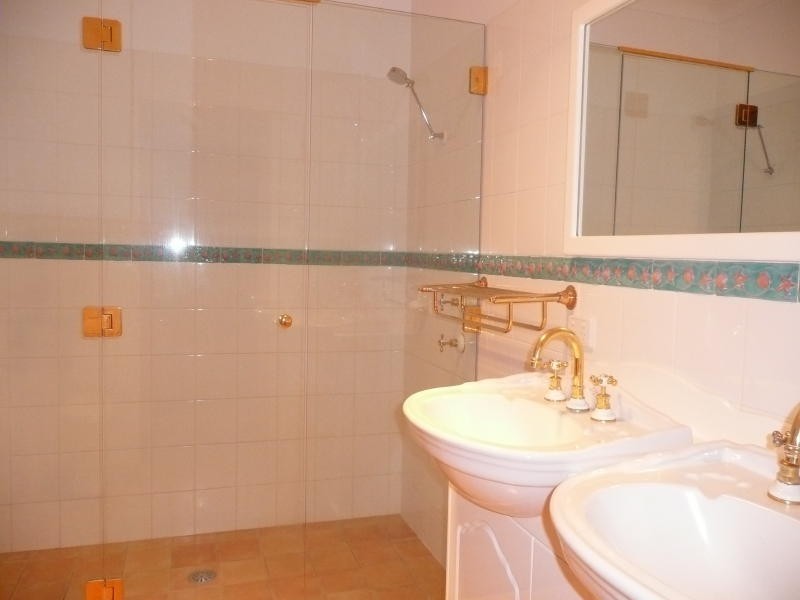 20 Kolinda Drive, Old Bar NSW 2430