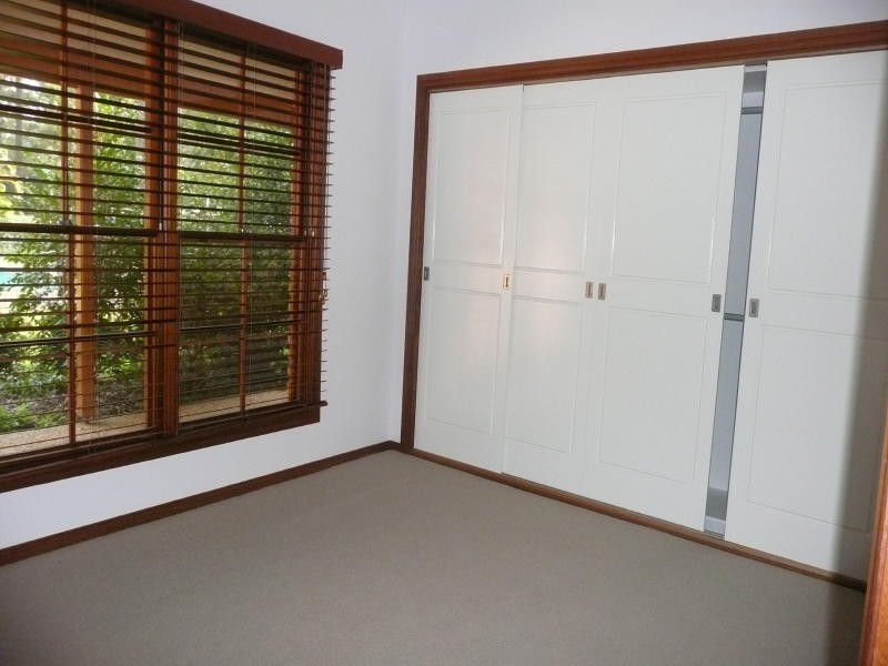 20 Kolinda Dr, Old Bar NSW 2430