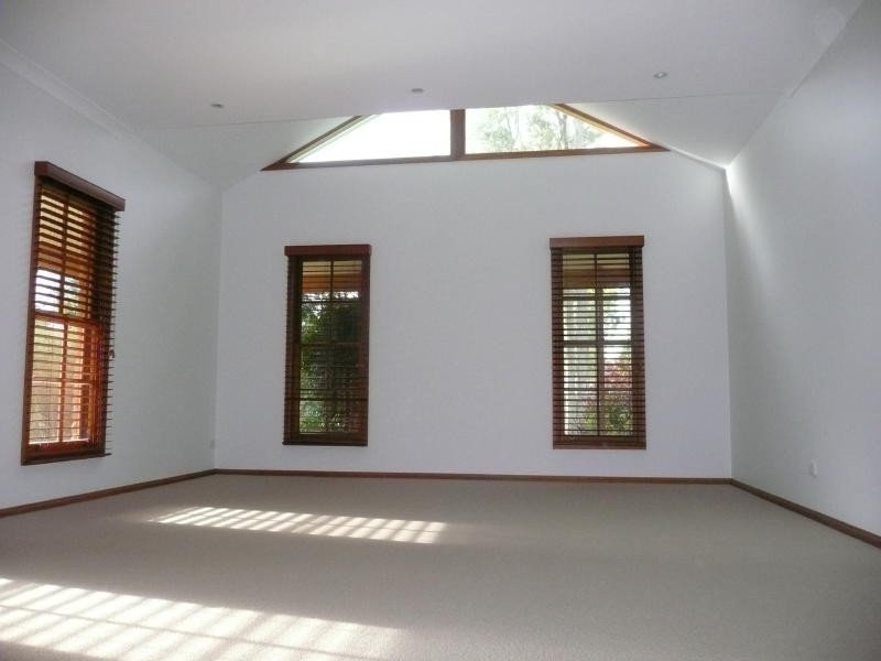 20 Kolinda Dr, Old Bar NSW 2430