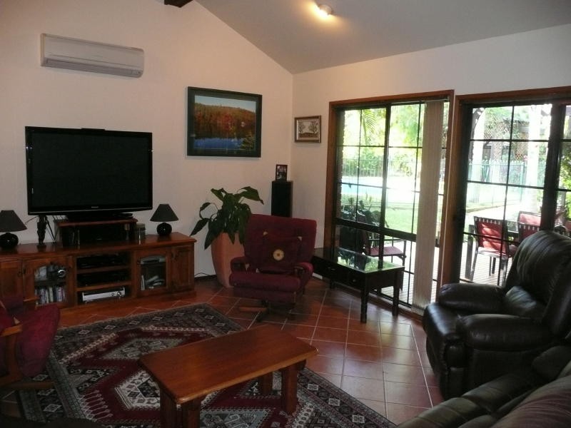 26 Kolinda Drive, Old Bar NSW 2430