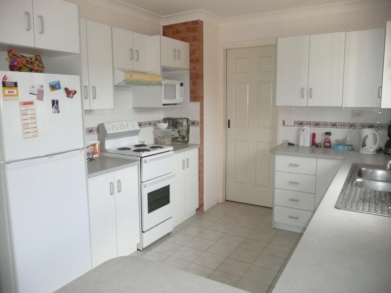2/2 Silky Ash Close, Old Bar NSW 2430