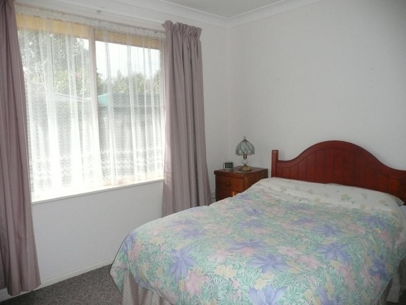 2/2 Silky Ash Close, Old Bar NSW 2430