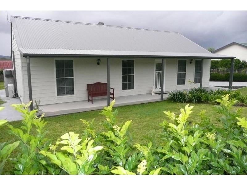 10 Waterman Close, Tinonee NSW 2430