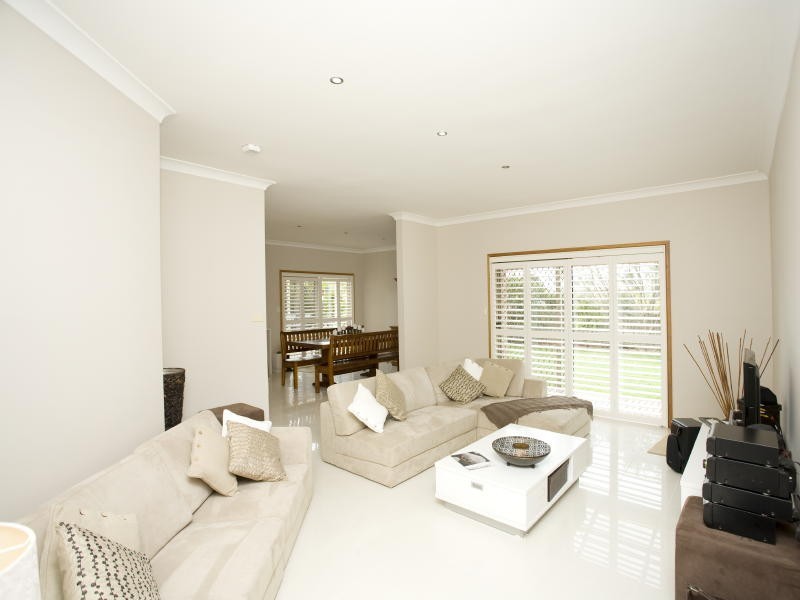 3 Kamala Close, Old Bar NSW 2430