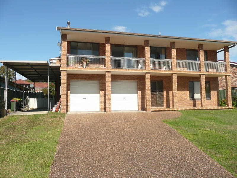 37 Lawson Crescent, Taree NSW 2430