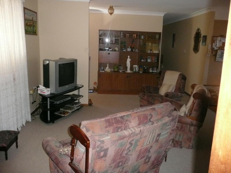 2 Allambie Close, Taree NSW 2430