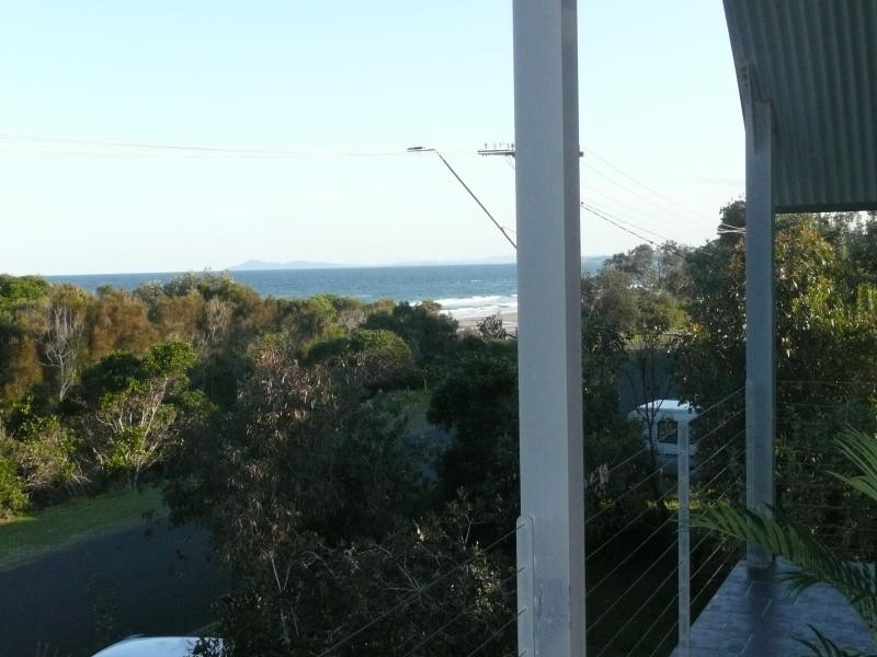 9 Pacific Parade, Old Bar NSW 2430