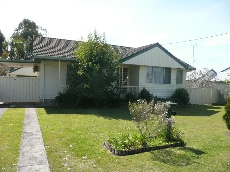 1 Donald Avenue, Taree NSW 2430