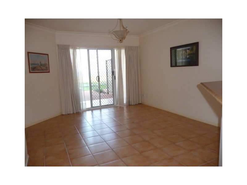 3/32 Lewis Street, Old Bar NSW 2430
