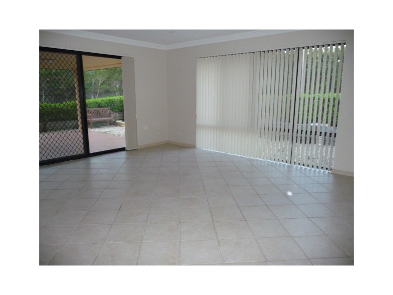 6 Gannett Crescent, Old Bar NSW 2430