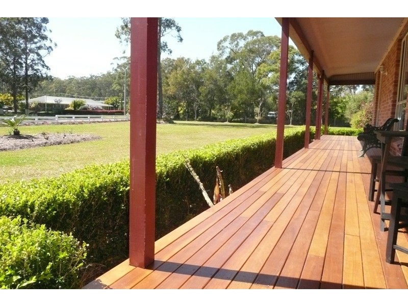 16 South Heron Road, Old Bar NSW 2430