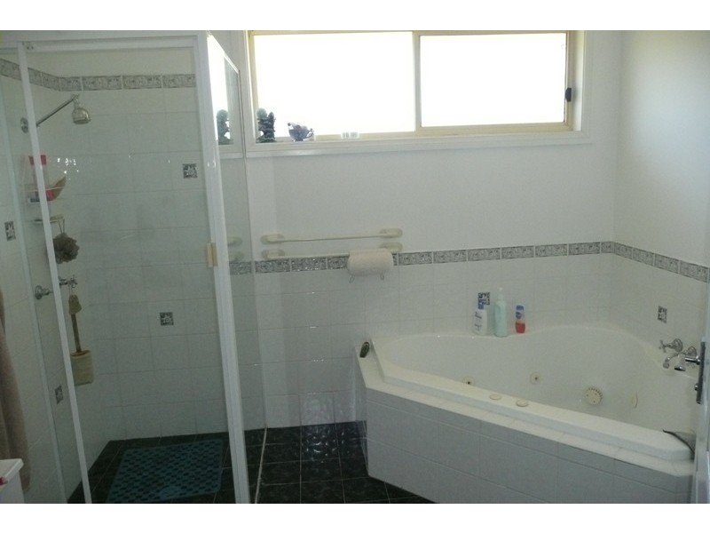 16 South Heron Rd, Old Bar NSW 2430