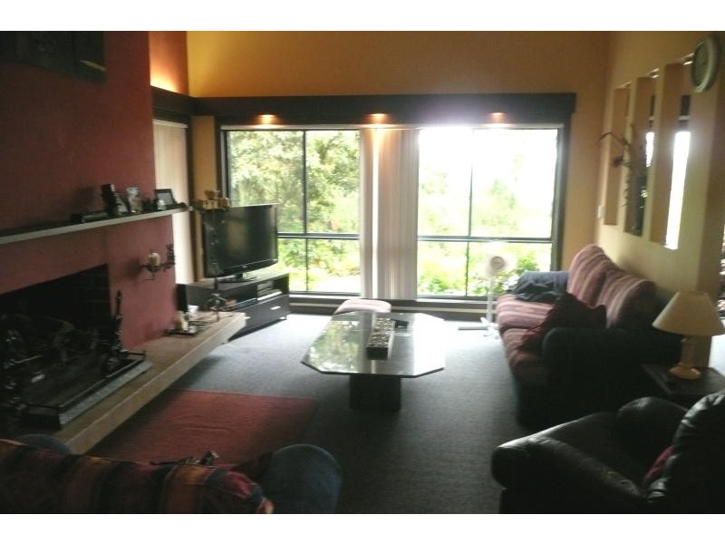 2 McLeod Close, Taree NSW 2430