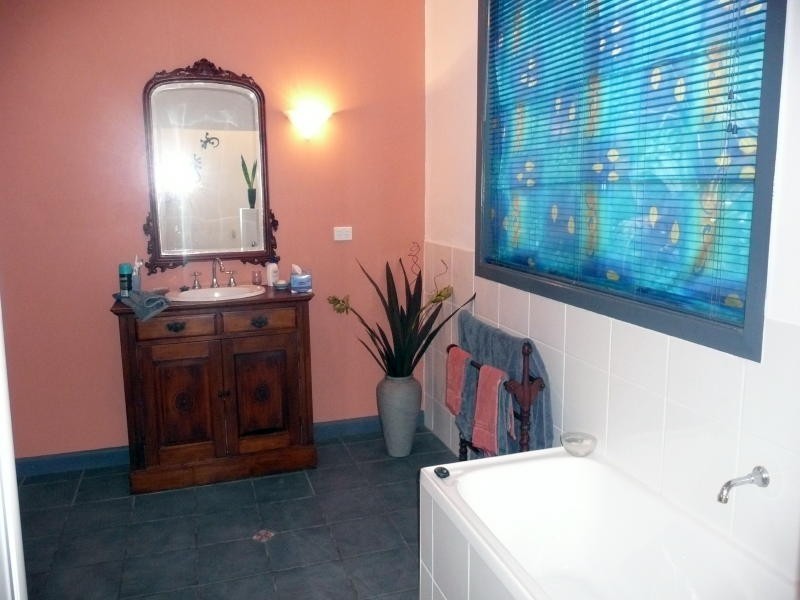 2 McLeod Close, Taree NSW 2430