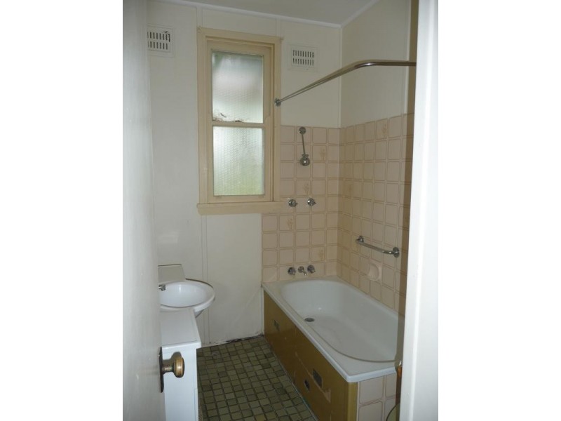 11 Plummer Street, Taree NSW 2430