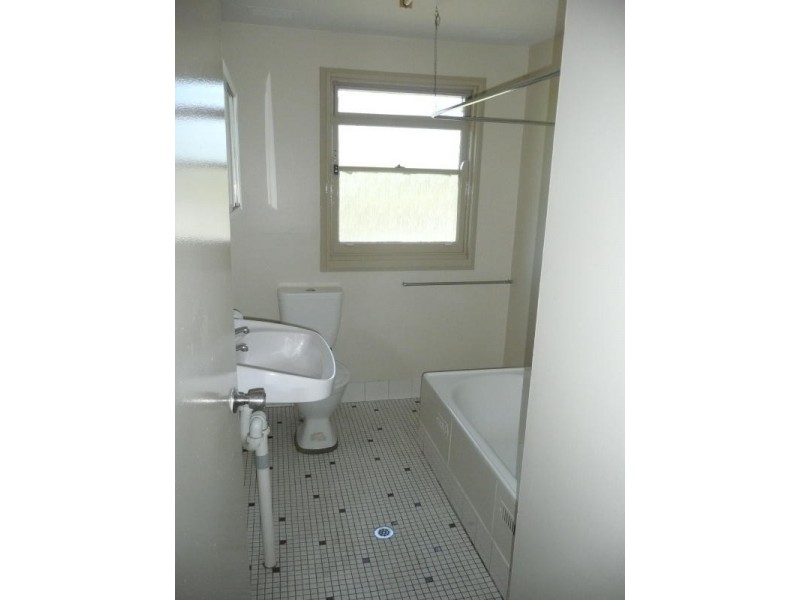 27 Valerie Street, Taree NSW 2430