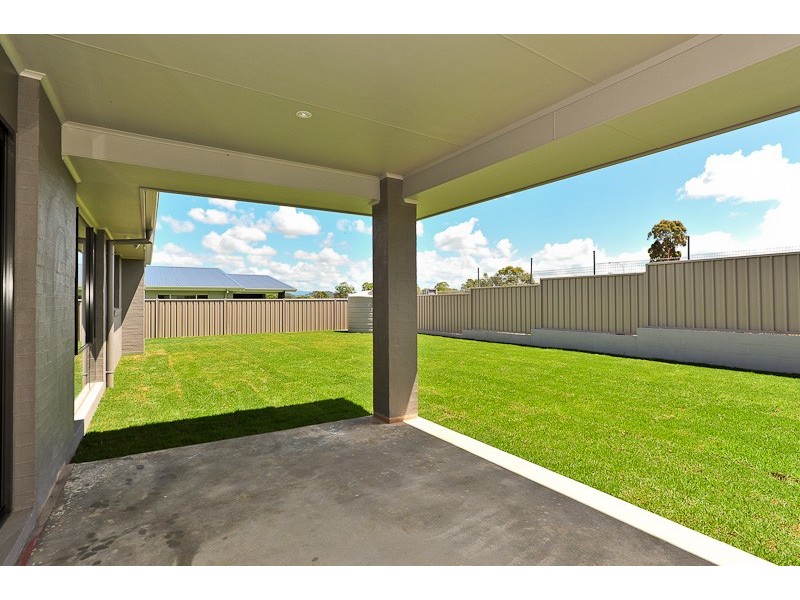 17 Edinburgh Drive, Taree NSW 2430