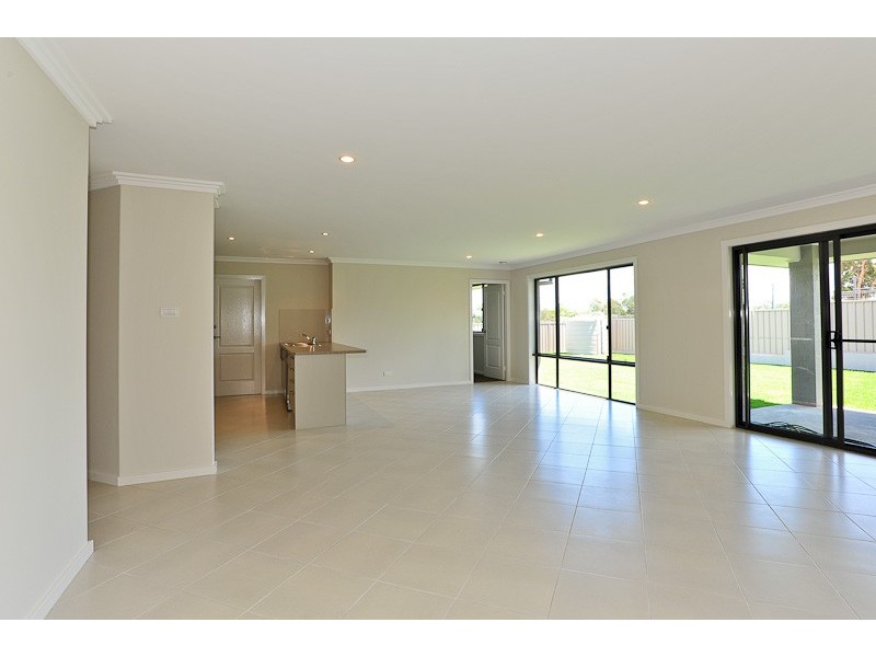 17 Edinburgh Drive, Taree NSW 2430