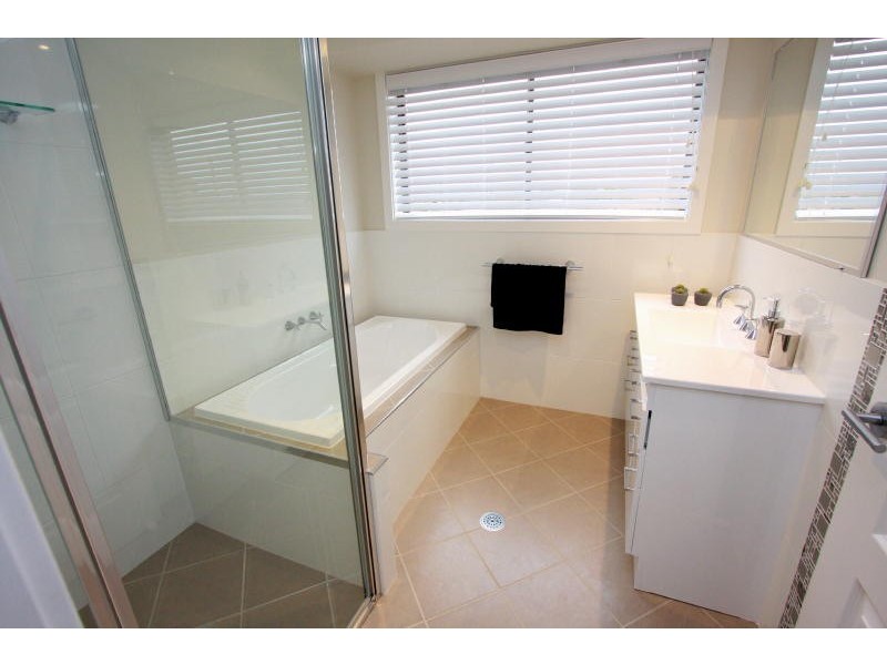 21 Edinburgh Drive, Taree NSW 2430