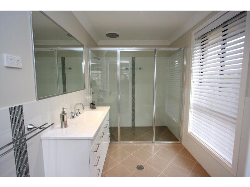 21 Edinburgh Drive, Taree NSW 2430