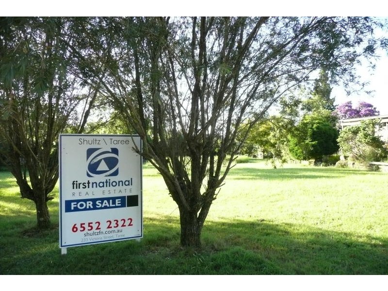 11 Hutchinson Street, Tinonee NSW 2430