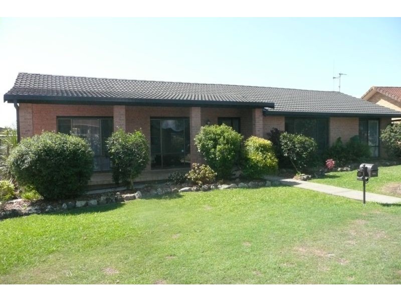 35 Dolphin Avenue, Taree NSW 2430