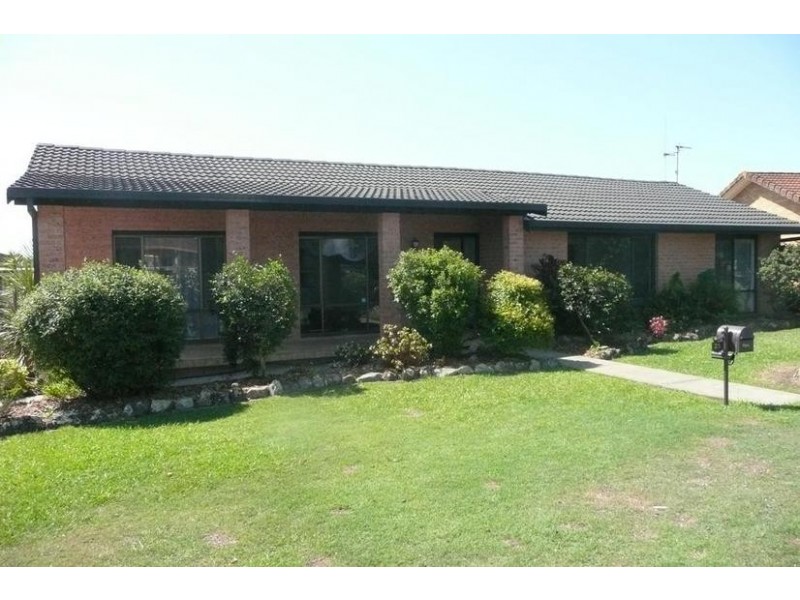 35 Dolphin Avenue, Taree NSW 2430