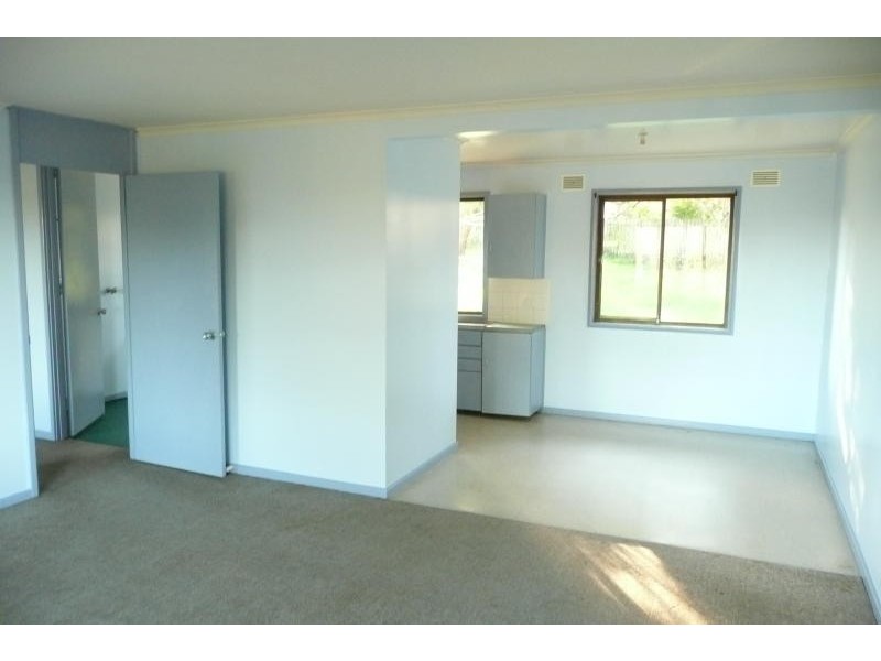 22 Valerie Street, Taree NSW 2430
