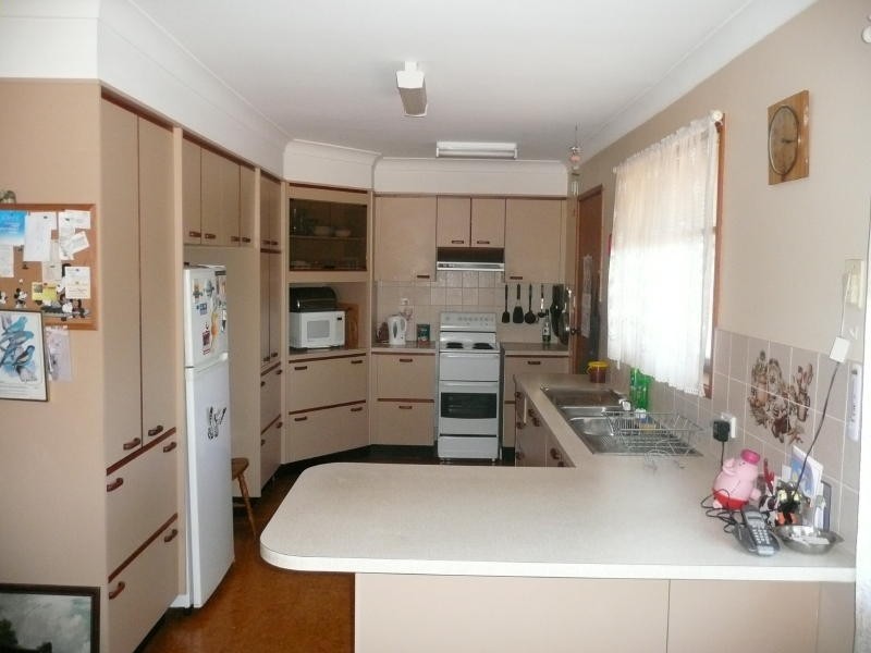 2 Allambie Close, Taree NSW 2430