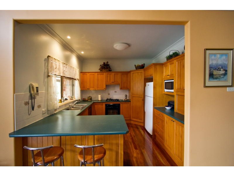 2 Mason Cl, Taree NSW 2430