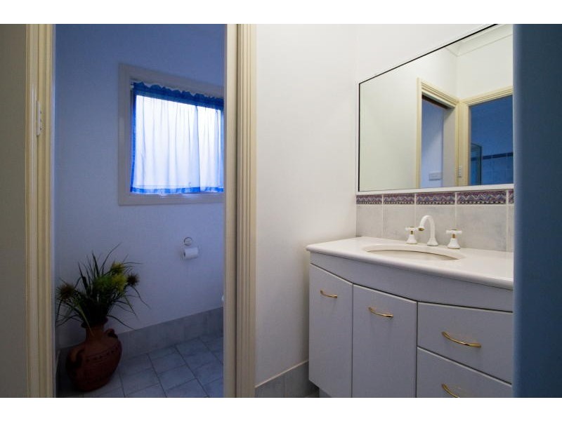 2 Mason Cl, Taree NSW 2430